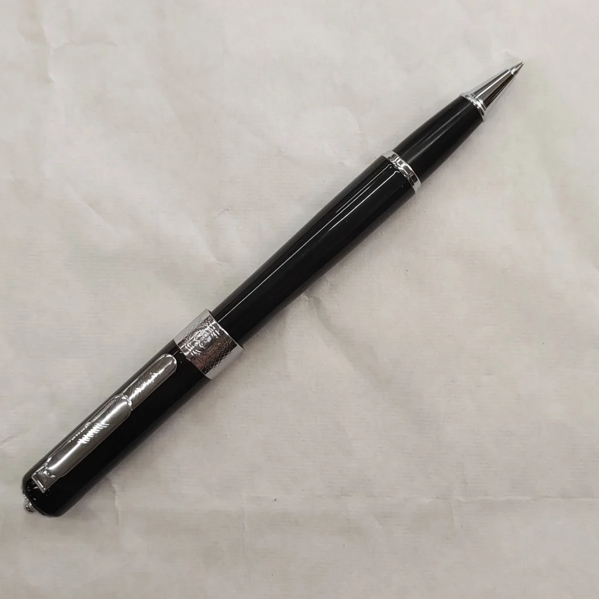 918 Postdoc Baozhu Pen (as shown), brand new authentic, fine craft, smooth writing