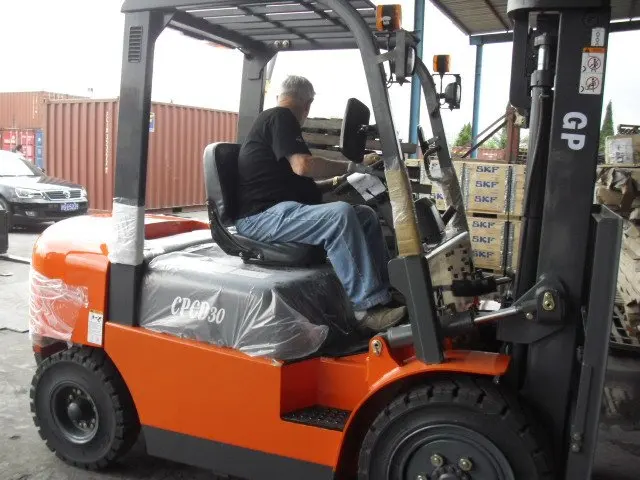 Carretilla elevadora GPL de 3,0 toneladas