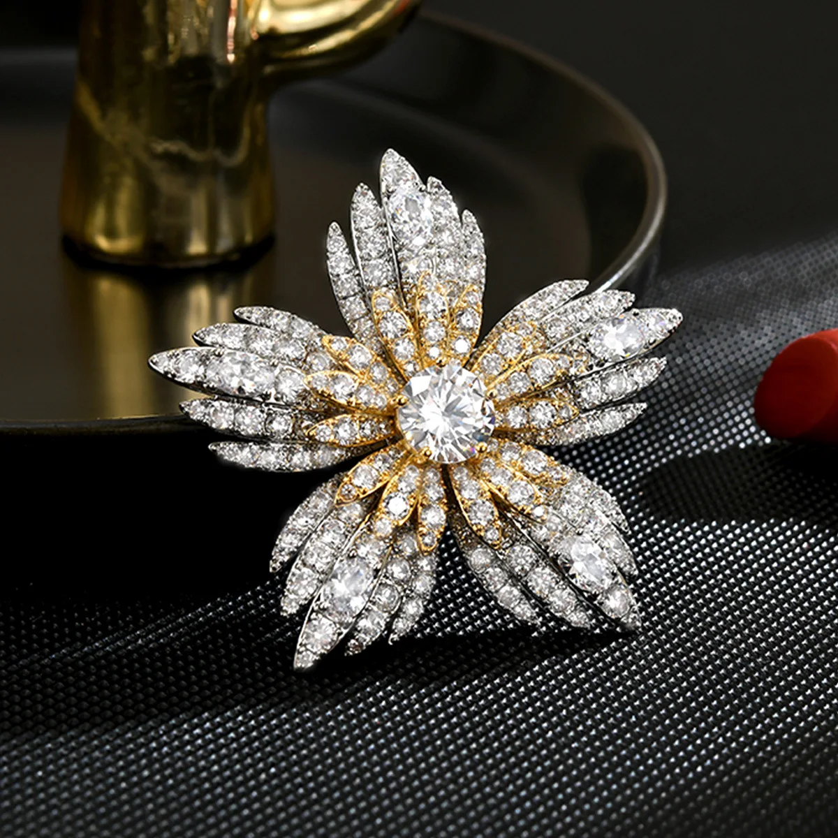 

Premium Pentagram Flower Brooch Temperament Suit Brooch Pin Accessories High-end Versatile Accessories