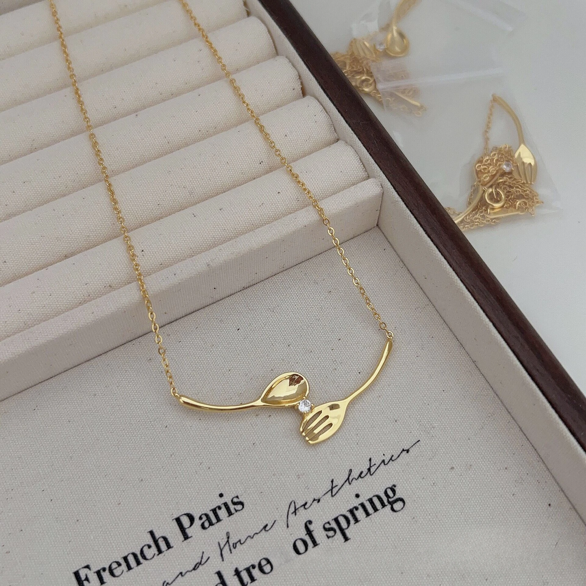 Fashion Design Geometry Tableware Spoon Fork Clavicle Necklace for Women Gold Plated Fine Chain Necklace Expensive Jewelry Gifts