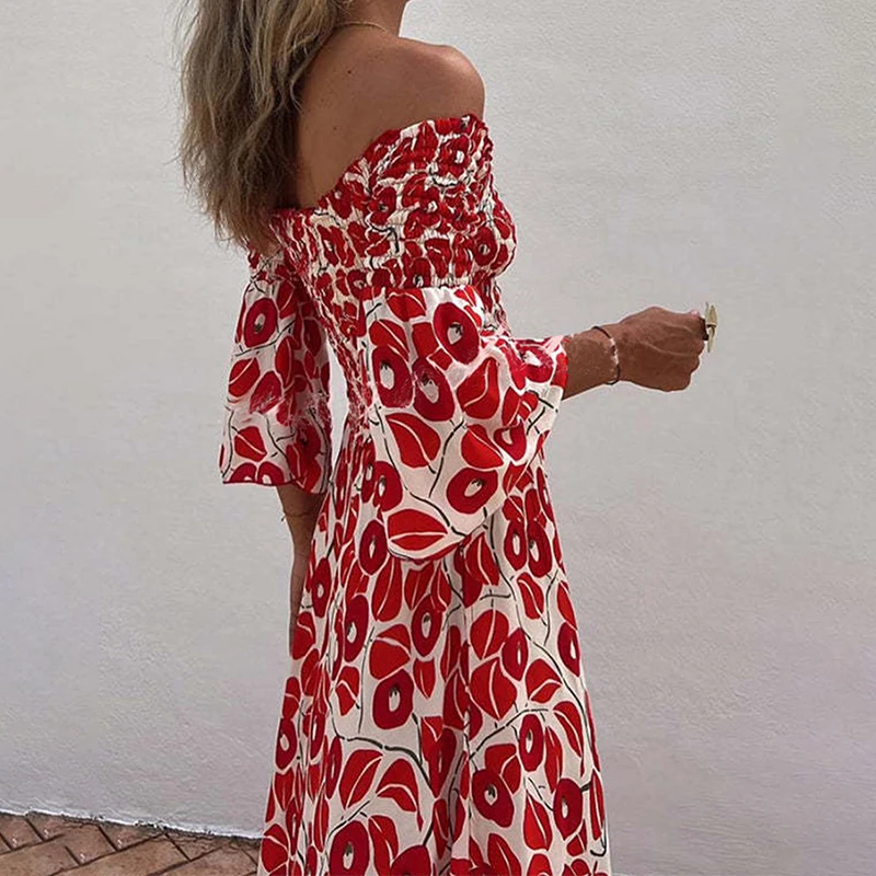 Abito lungo rosso con scollo a barchetta stampato chic Abito estivo da donna elegante con spalle scoperte Abito con maniche svasate Pieghe per le vacanze Abito aderente in vita
