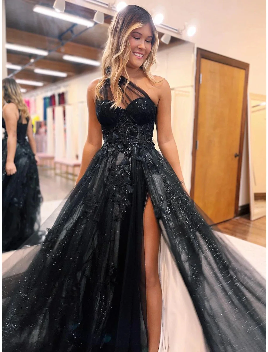 

A-Line Woman Formal Wedding Guest Evening Prom Dresses Fashion Sleeveless One Shoulder Tulle Backless with Pleats Appliques