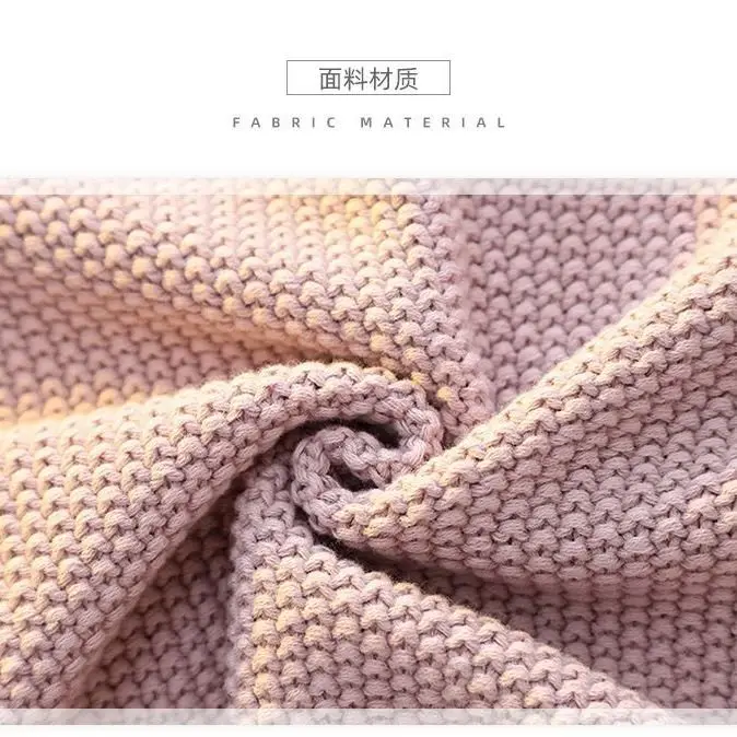 سترة للفتيات الجديدة للأطفال سترة متماسكة بلون الحلوى تصميم بوم بوم معطف شتوي مريح للفتيات ملابس خارجية سميكة ودافئة عتيقة