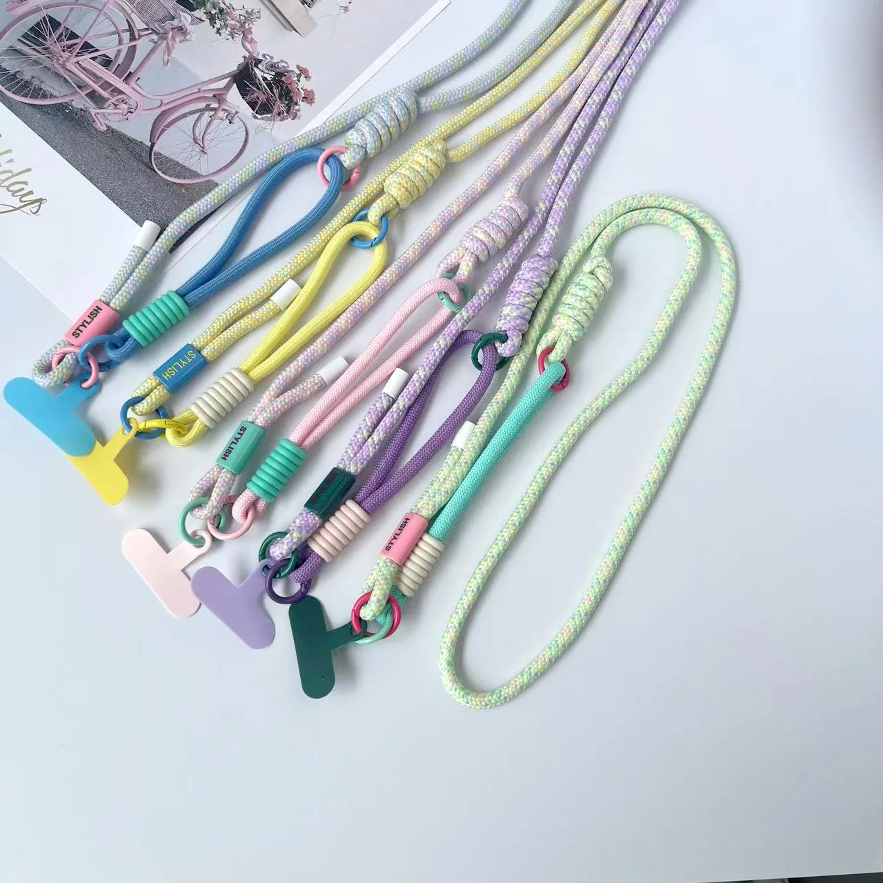 Einfaches Zwei-in-Eins-Handy-Lanyard, Umhängeband, DIY-Handgelenk-Kurzseil, multifunktionales, verstellbares, ausgefallenes Lanyard