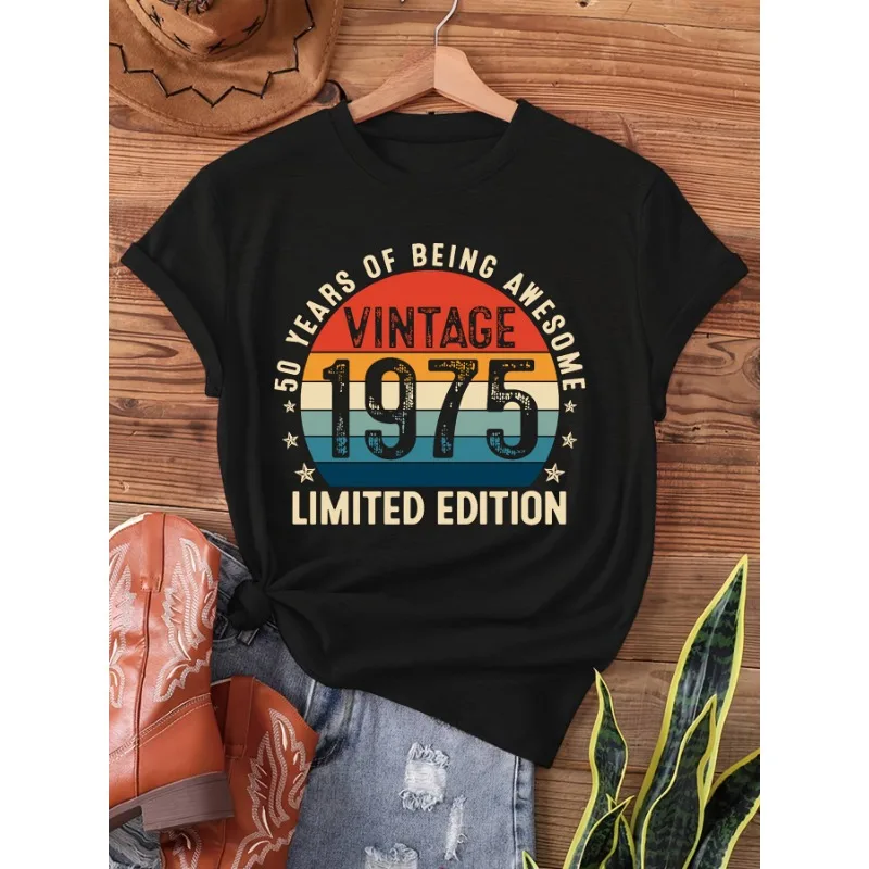 

1975 Red Letter Stripe Pattern Vintage Fun Retro Printed T-Shirt Short Sleeve Round Neck Casual Tops Summer & Spring Women's