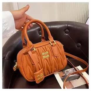 حقيبة بولينج مطوية للنساء |   حقيبة بمقبض علوي ومحفظة مربعة لطيفة |   حقيبة كتف كروس أنيقة على طراز مصمم