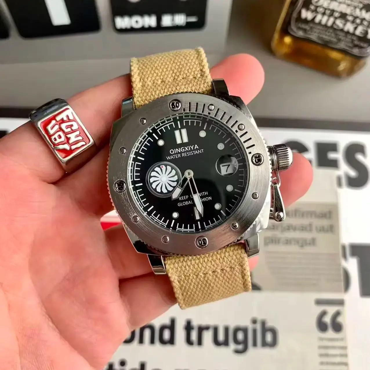 Khaki Canvas Strap Men's Quartz Watch Creative Second Hand Design Luminous Waterproof Large Dial Calendar Personalized Watch
