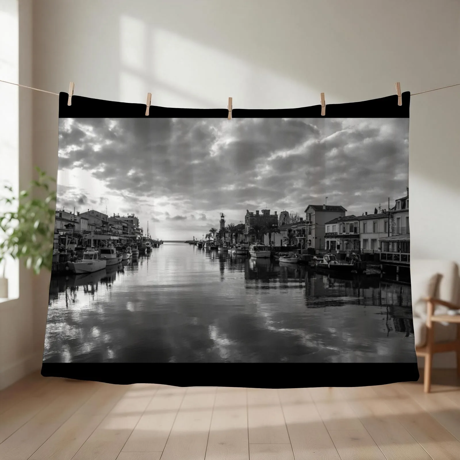 Port of Grau du Roi France Throw Blanket Decorative Throw christmas gifts Blankets Sofas Of Decoration Heavy Blankets