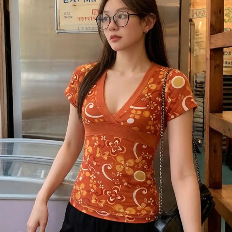 Ins Holiday Style Bluse mit Blumenmuster, V-Ausschnitt, Flügelärmeln und Vintage-Stil, Sommer 2026, Individueller Taillenbund, Damen Weste Emo