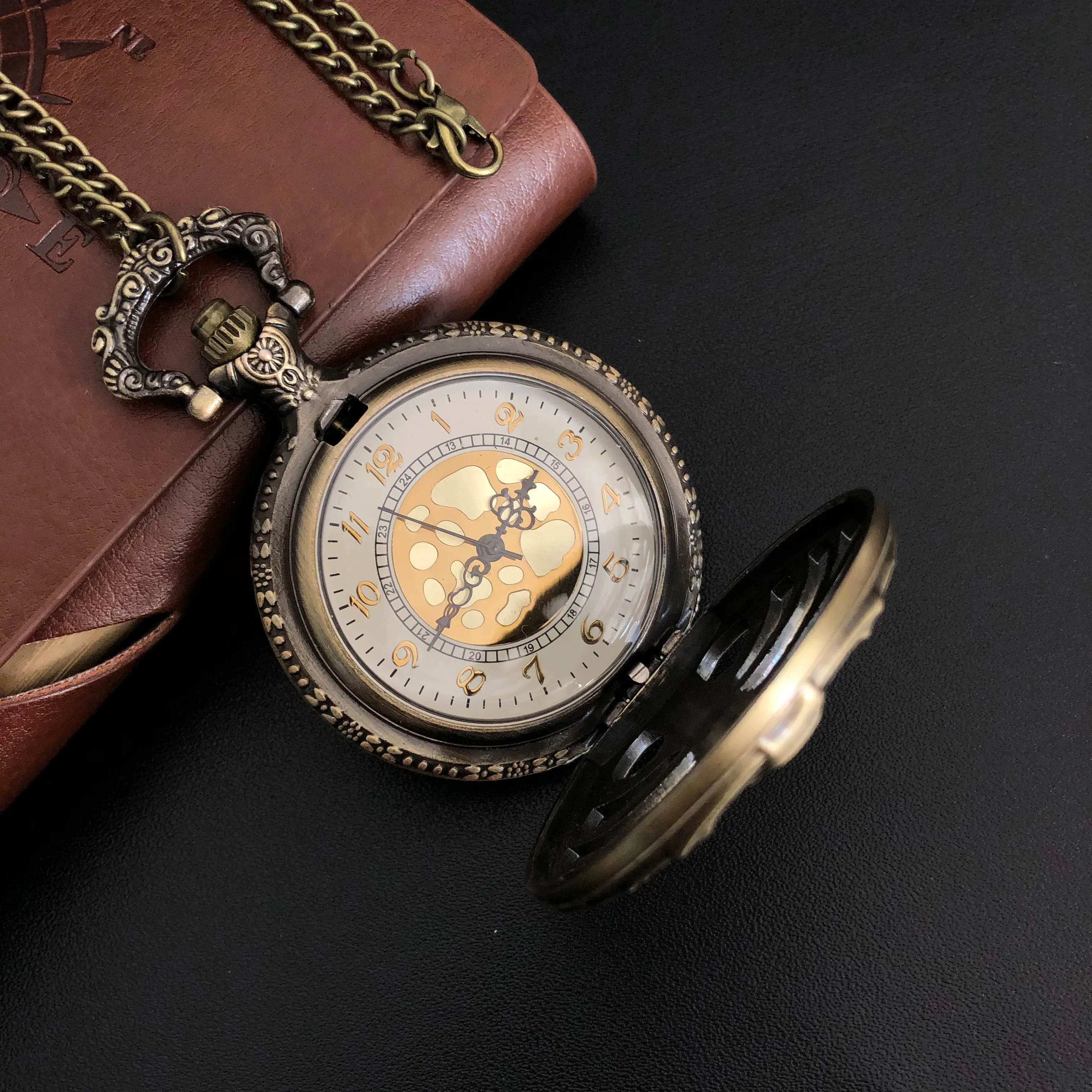 Exquisite Hollow Skeleton Design Quartz Pocket Watch Necklace Pendant Gifts for Man with Fob Chain Halloween Christmas Gift