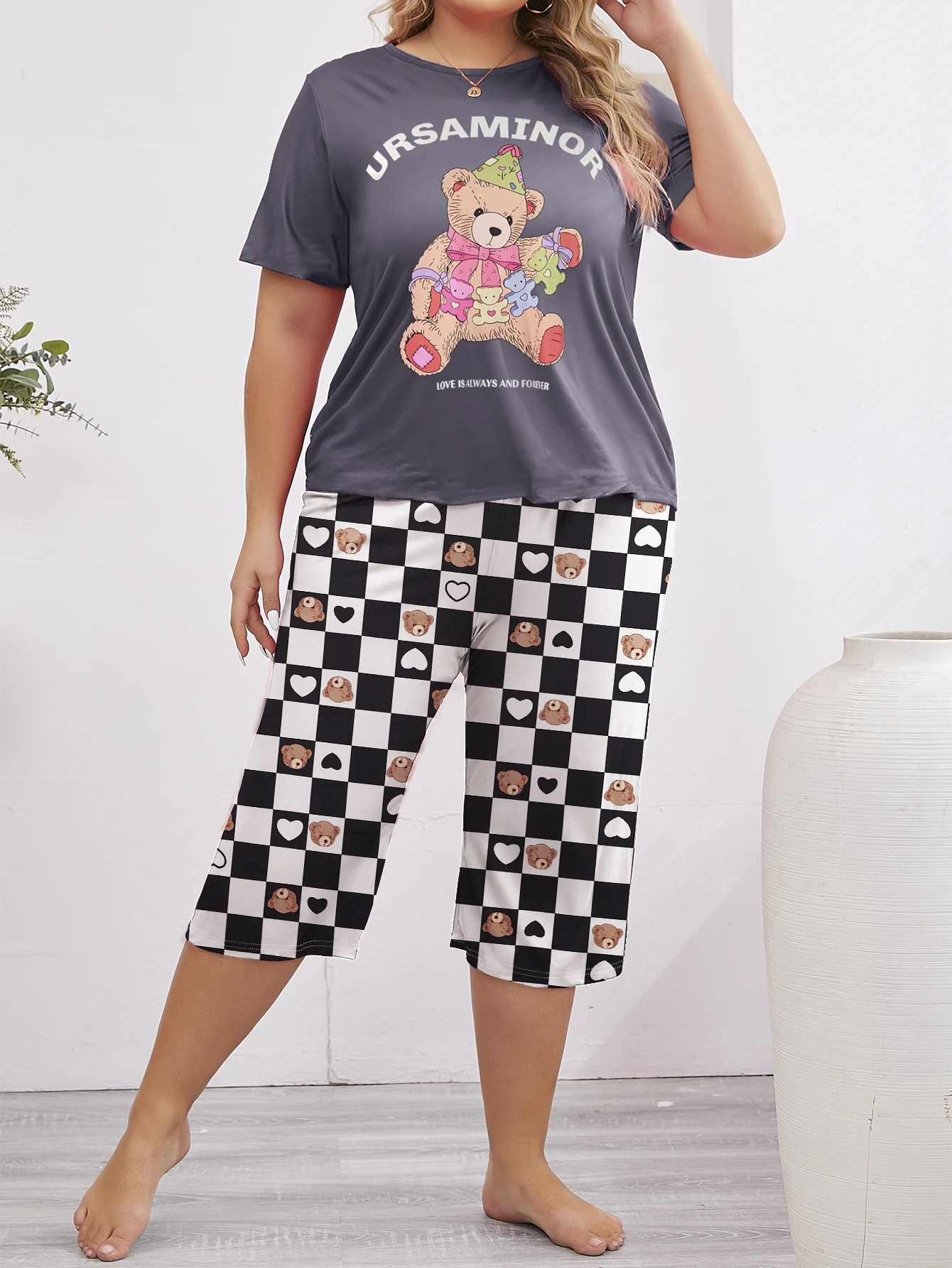 Large women\'s pajamas set, casual cute cartoon T-shirt&cropped pants home clothes 2-piece set