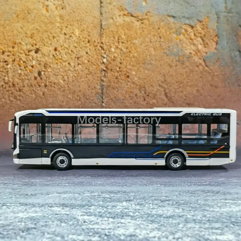 1/42 Per Zhongtong City Bus LCK6126EVGRA1 Bus elettrico puro Diecast Modello di auto Collezione di regali Display Metallo, plastica, gomma