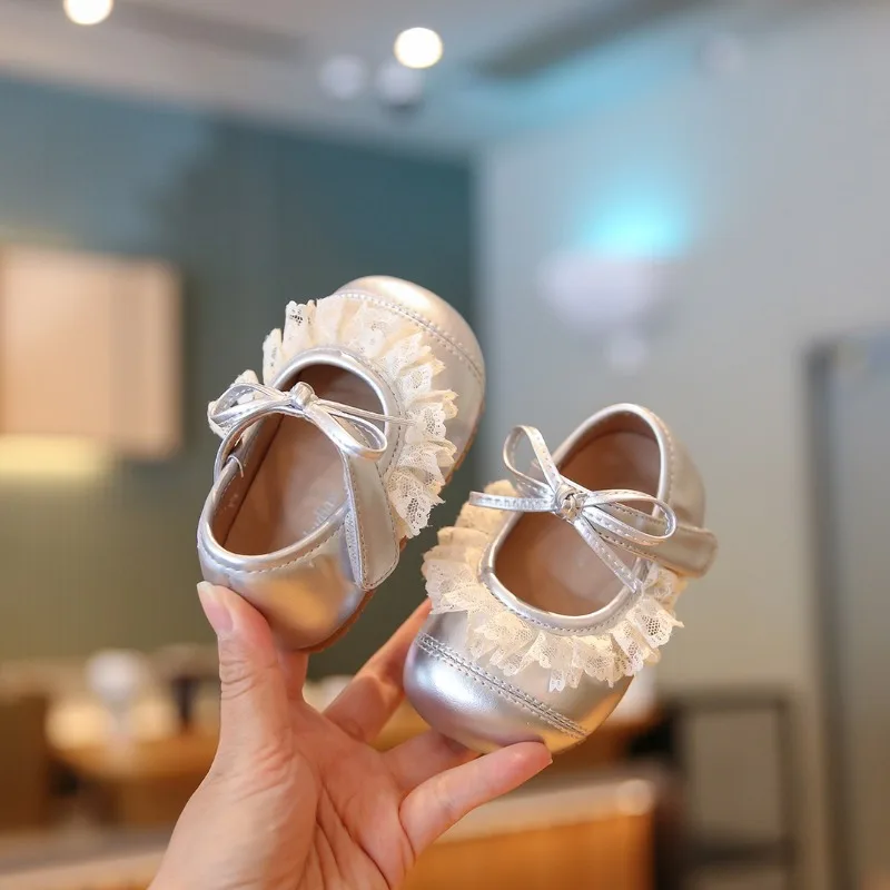 Kleinkind Mary Jane Ballerinas mit Spitze, atmungsaktive Baby-Freizeitschuhe, leicht, rutschfest, 2026 Neu, Mädchen-Lauflernschuhe, weiche Sohle, niedlich – Detail 6