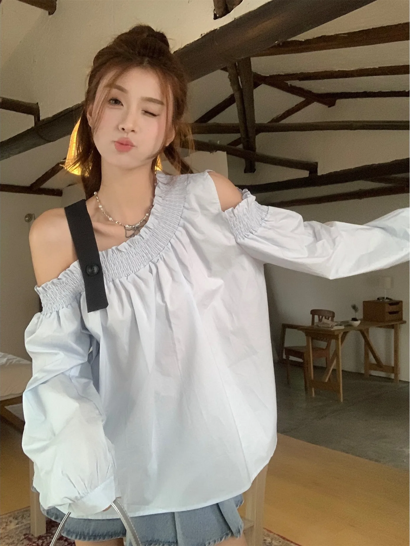 

plus Size Korean Style Shoulder Bared Long Sleeve Shirt Women Loose Slimming Design Spring New Fashion Upper Apparel