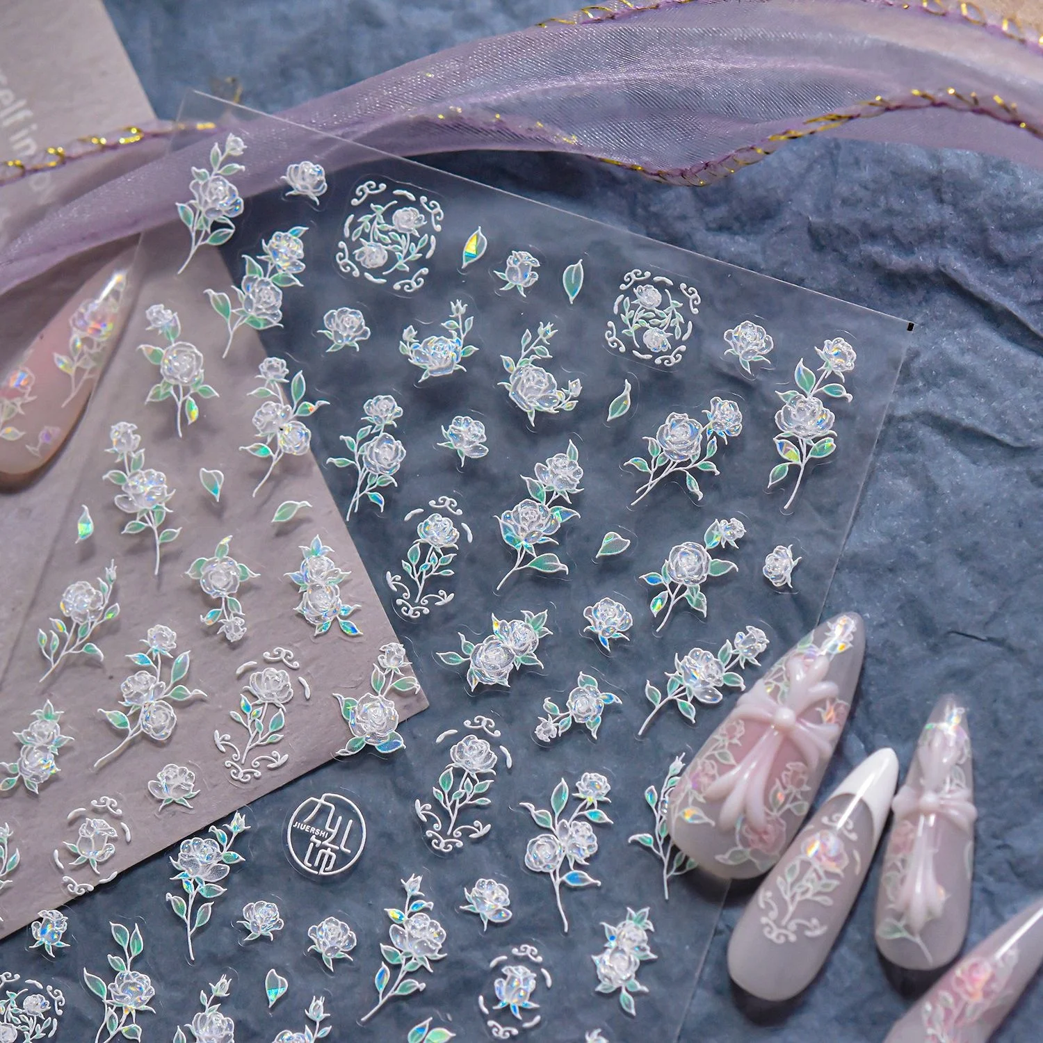 

Голографические 5D-наклейки для ногтей с белыми розами, эфирные серебряные лазерные цветочные узоры, рамки, лепестки, самоклеящиеся декоративные стикеры для маникюра