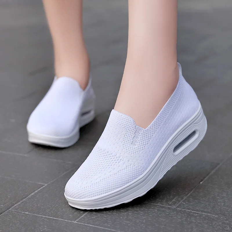 

Casual and fashionable women's shoes, lightweight socks, sports shoes, popular rocking adult flat shoes summer