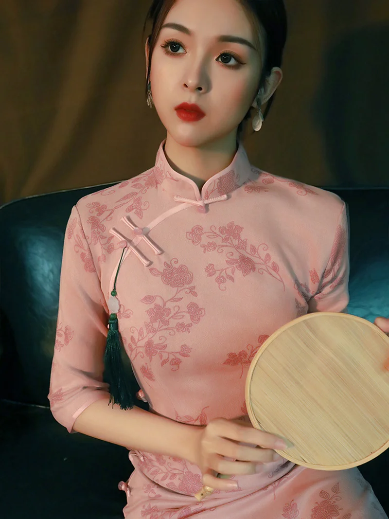 Kobiety różowe kwiatowy Cheongsam Vintage zamszowa sukienka w stylu chińskim tradycyjne sukienki z długim rękawem Slim Qipao S do XXL S2445