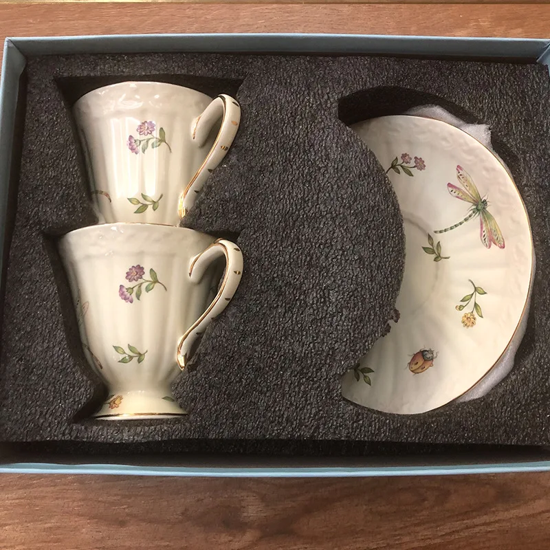 Gift Box Bee Goblet Strawberry Cup Matching Box Set Couple Gift Cup Plate Pot Set