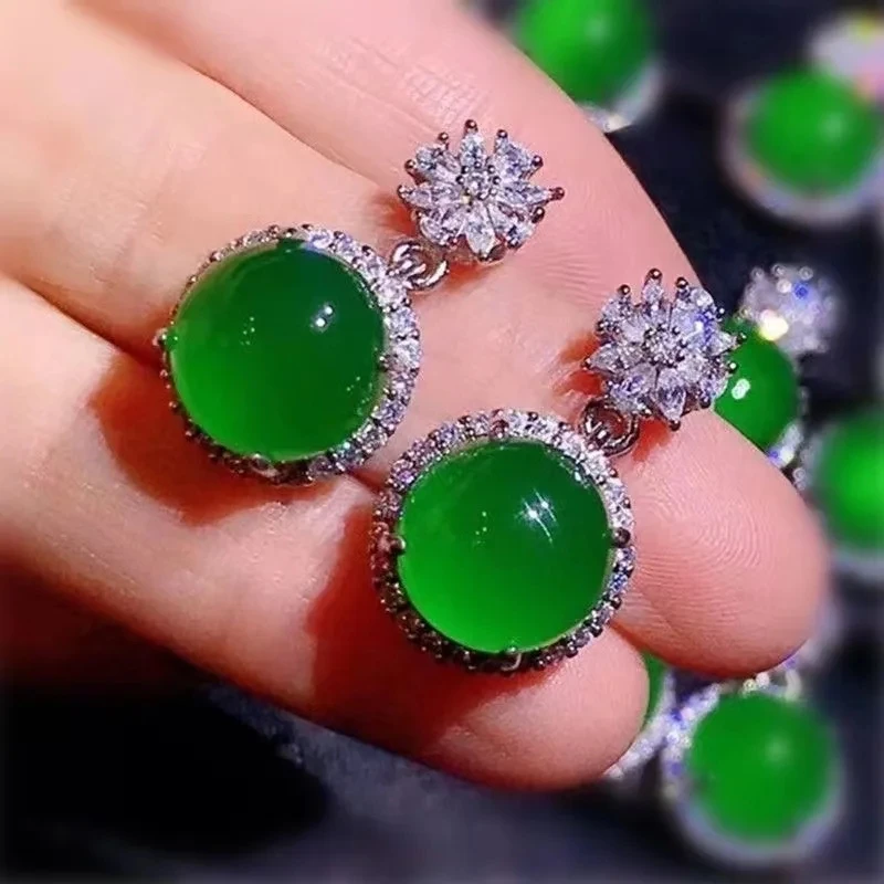 

Yang Green Inlaid Chalcedony Stud Earrings Fashionable and Simple Women's Models