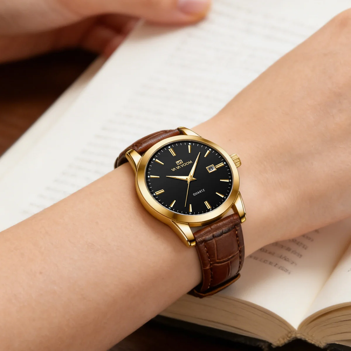 Leather Ladies Watch With 29mm Quartz Movement Brown Strap Gold Case Jewelry Clock Suitable Banquet Dressing & Daily Decoration