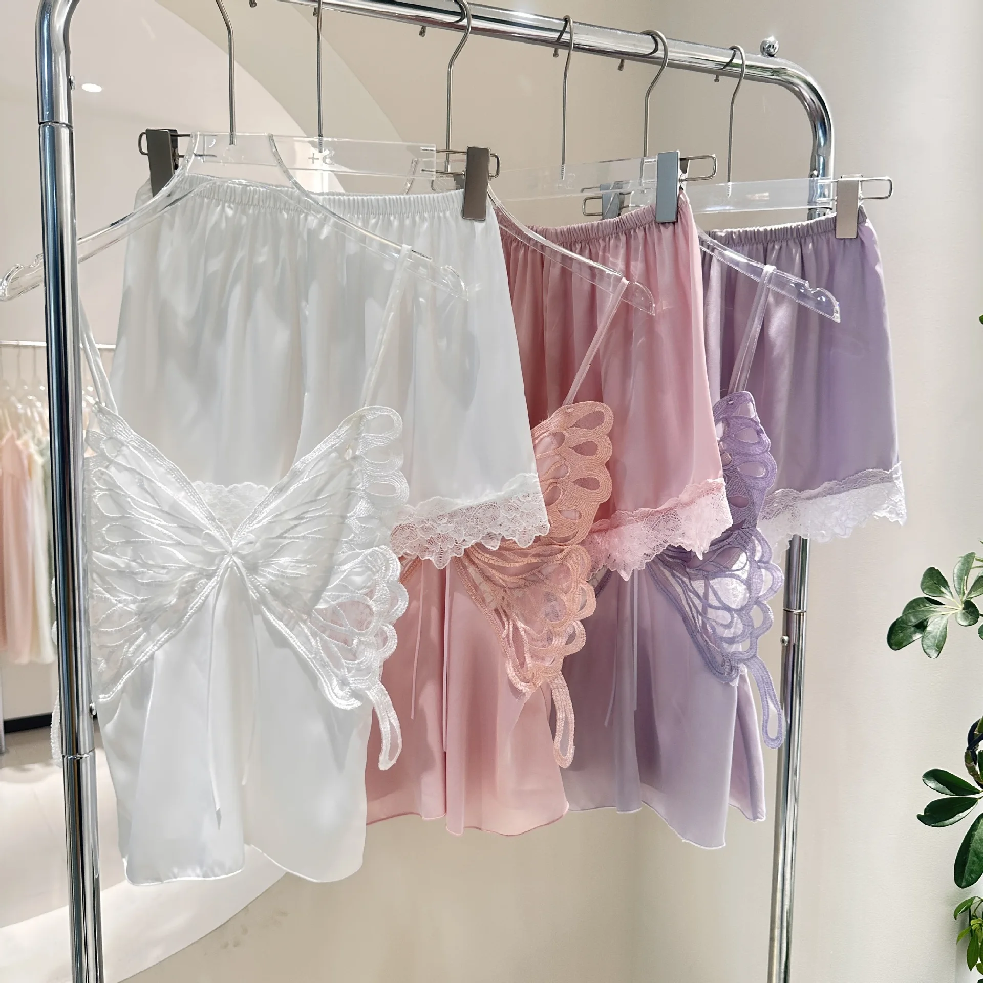 

Sexy Cami&shorts Pajamas Set Loungewear Female Lace Butterfly Nightwear 2Pcs Pijamas Suit Home Wear Women Sleepwear Lingerie