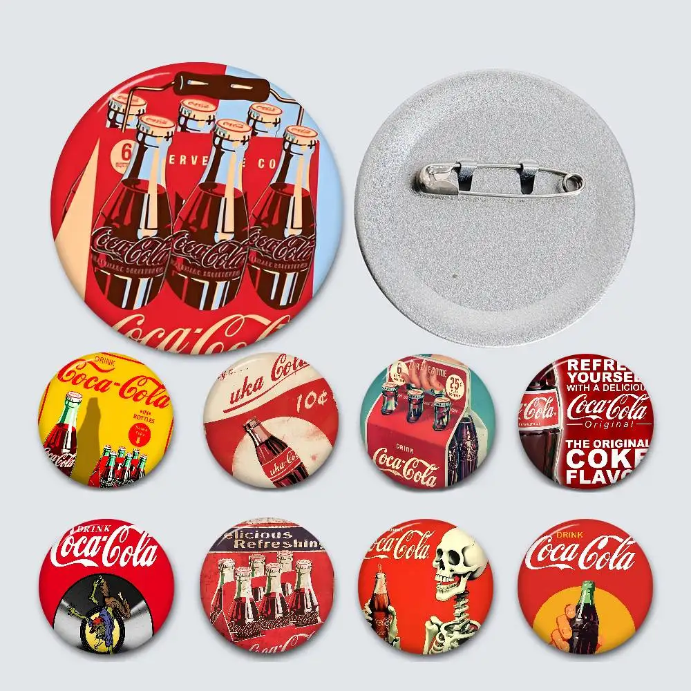 C-Coca C-Cola Pin de botón suave Icono impreso brillante Regalo para amigos Insignia Collar Broche Pin de solapa Metal