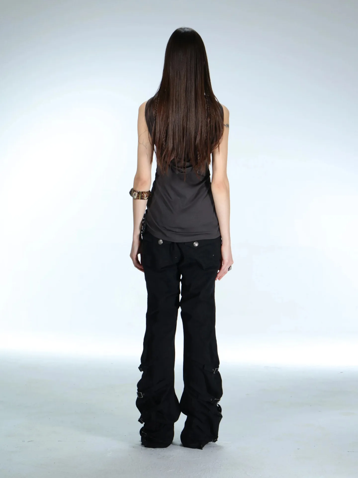 Trendiges Damen-Tanktop im Harajuku-Stil mit Metallverzierung, Europäisches und Amerikanisches Einfarbiges Ärmelloses Oberteil – Detail 3