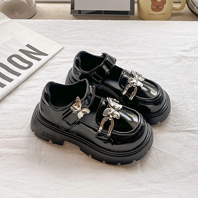 

Туфли Мэри Джейн на платформе для маленьких девочек, новинка 2023 года, осенняя блестящая праздничная обувь для девочек, простая школьная форма принцессы на мягкой подошве на плоской подошве