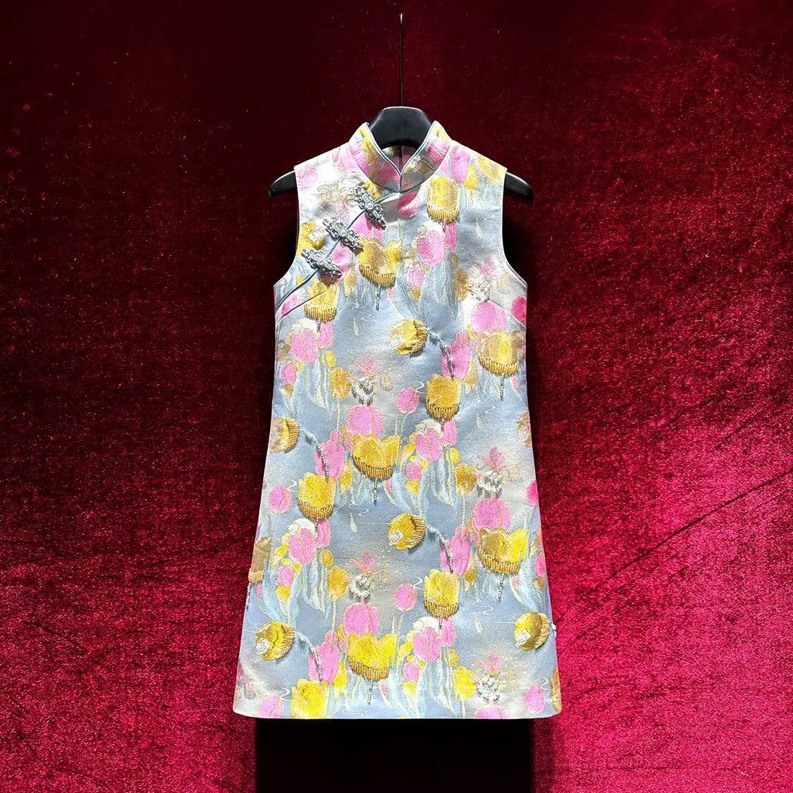 New Chinese-style Cheongsam With Golden Thread Tulips Dress Women's Nail Beads Fashion Sleeveless Skirt Slim Mujer Robe Clothes
