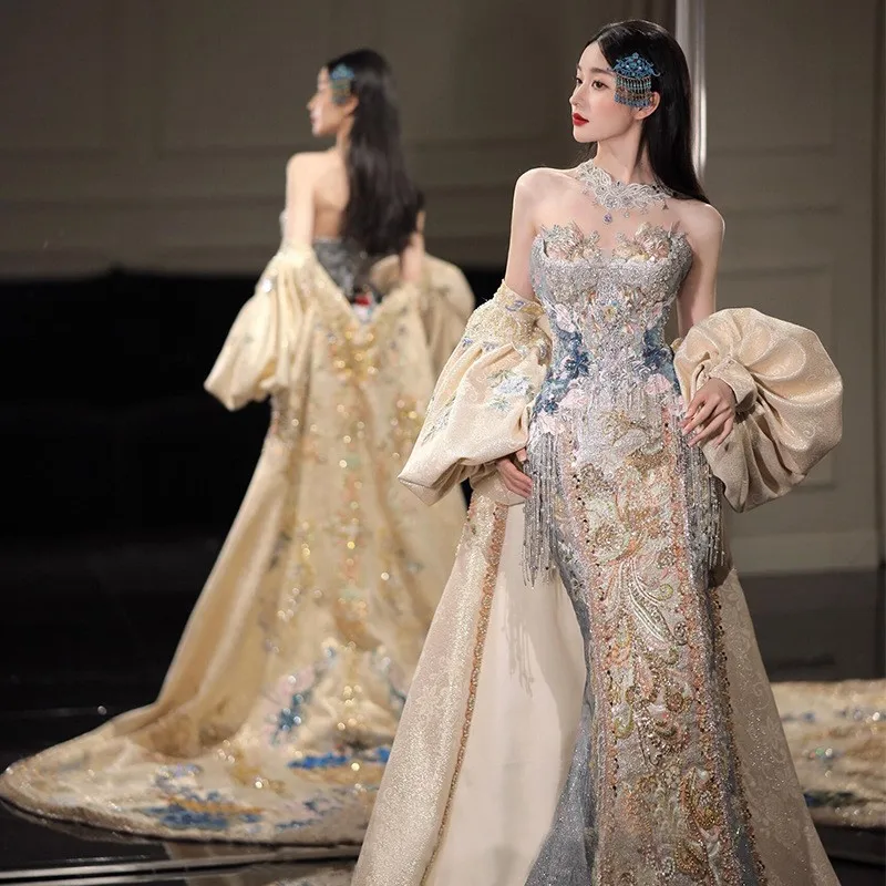 

New Chinese-style wedding dress a stylish fishtail for toasting and leaving the pavilion