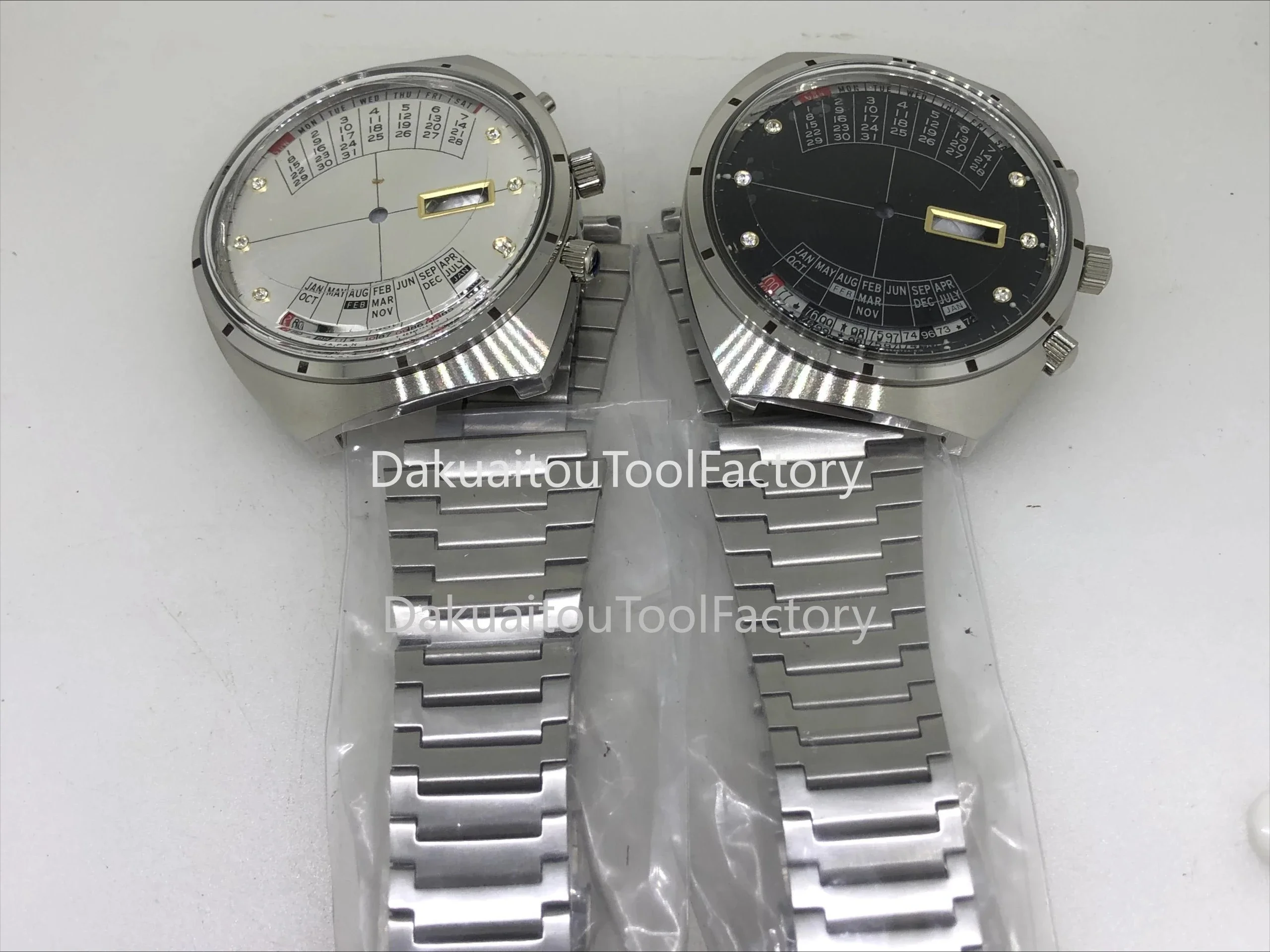 

Часы-аксессуары из органической смолы, 42,5 мм, 46941-46943