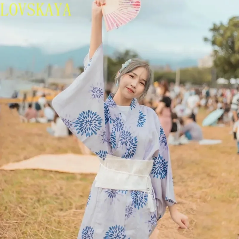 Traditional Japanese Women's Kimono Paired with White Obi Role-playing Bathrobes, Long Sleeved Stage Performance Costumes