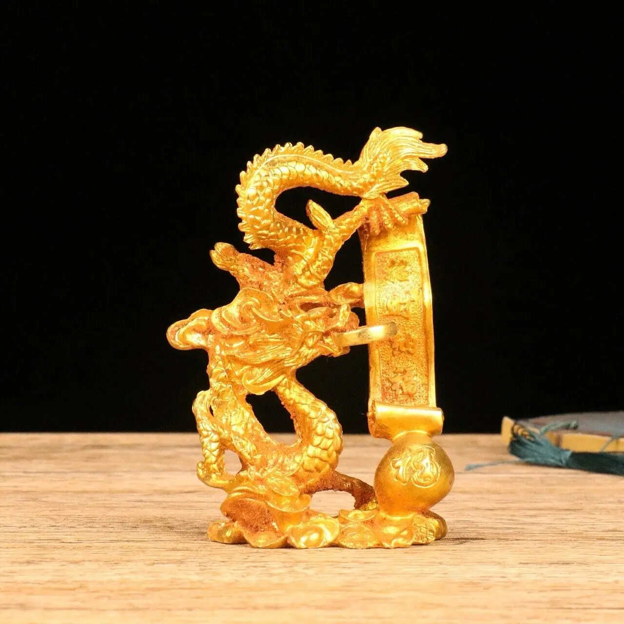 

bronze gild chinese fengshui statue auspicious beast Wealth and fortune dragon