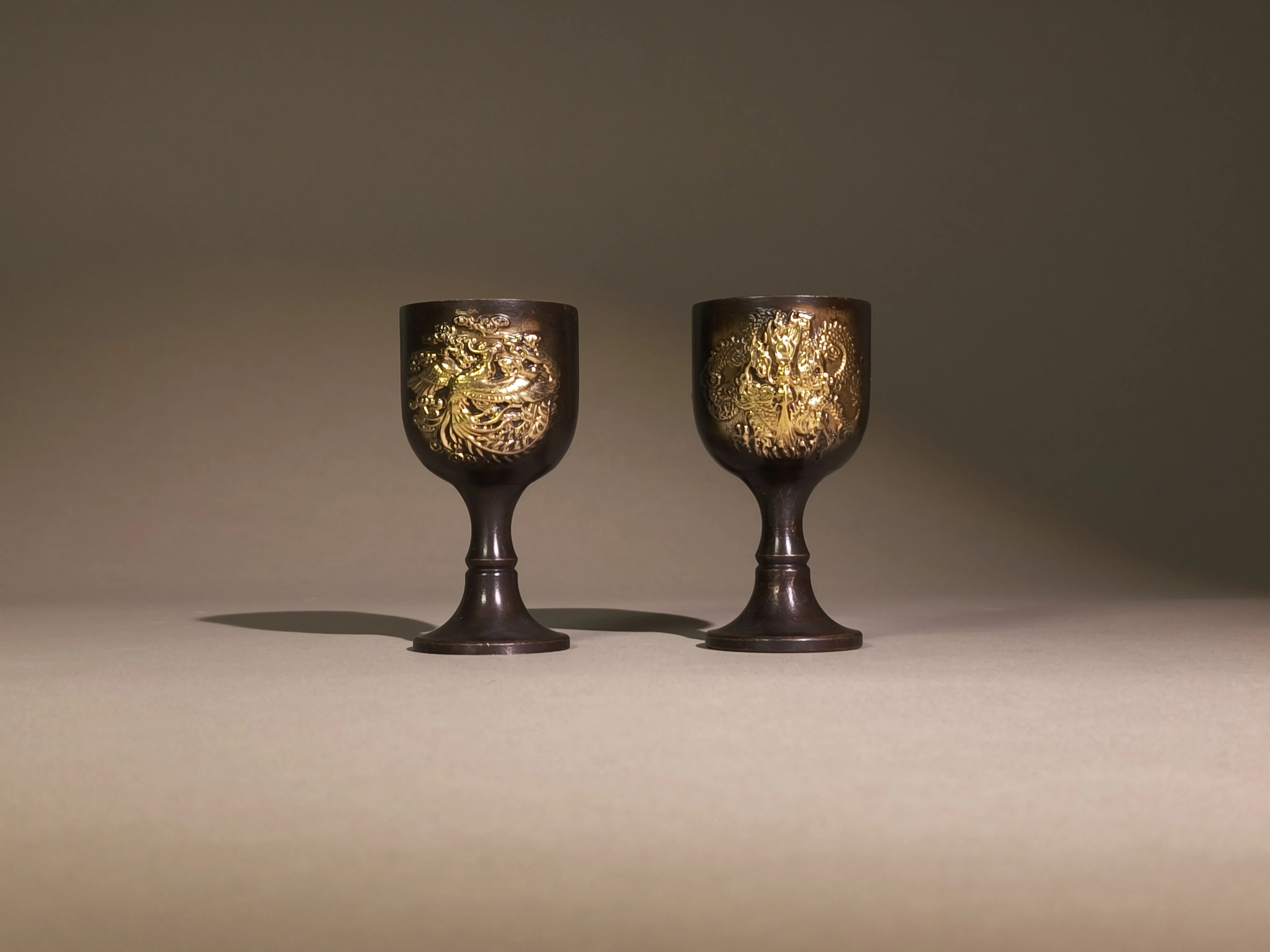 A Pair of Pure Copper Embossed Dragon and Phoenix Wine Cups, Chinese Antique Copper Ornaments for Home Wine Cabinet Display, Col