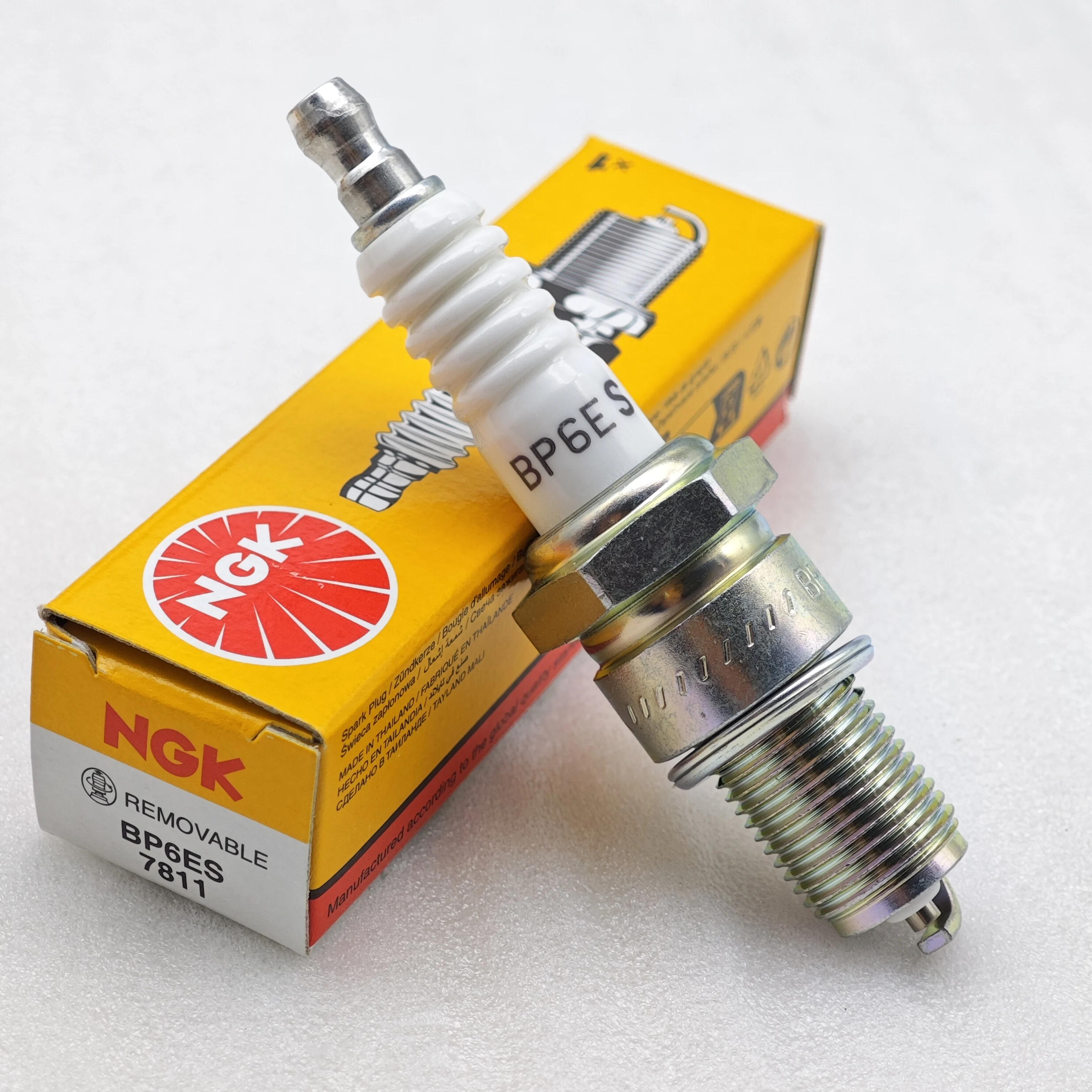 1pcs BP6ES 7811 NGK Spark Plug