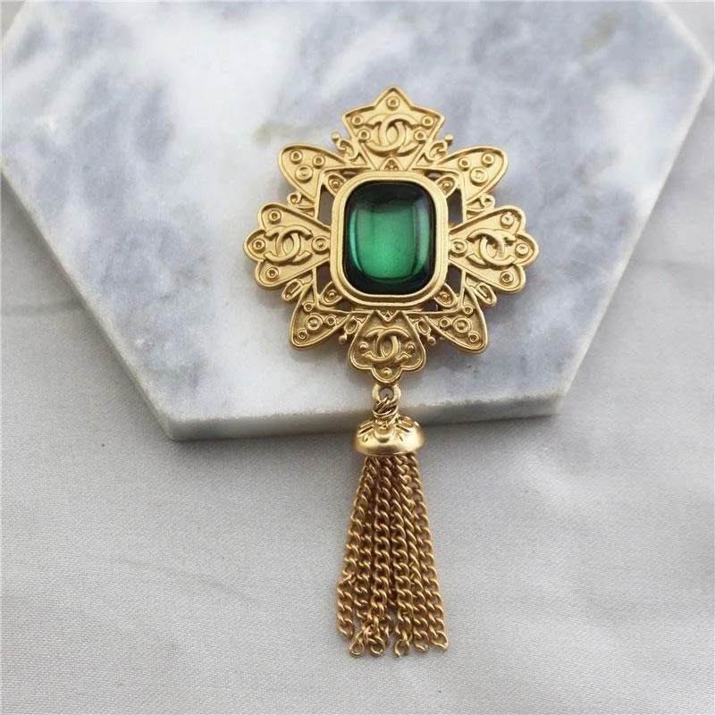 Medieval Gem Tassel Flower Brooch Coat Suit Accessories