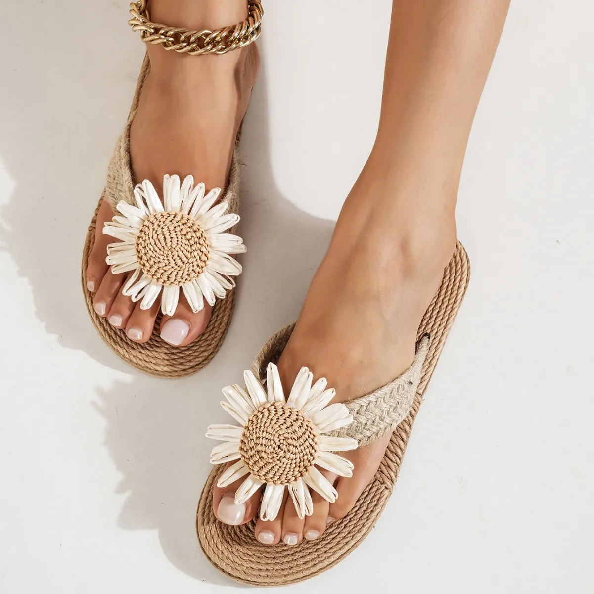 Summer Woman Slippers Sandals Fashion Non-slip Beach Slippers Flip Flop Home Outside Sunflower Shoes for Travel Slides Zapatos
