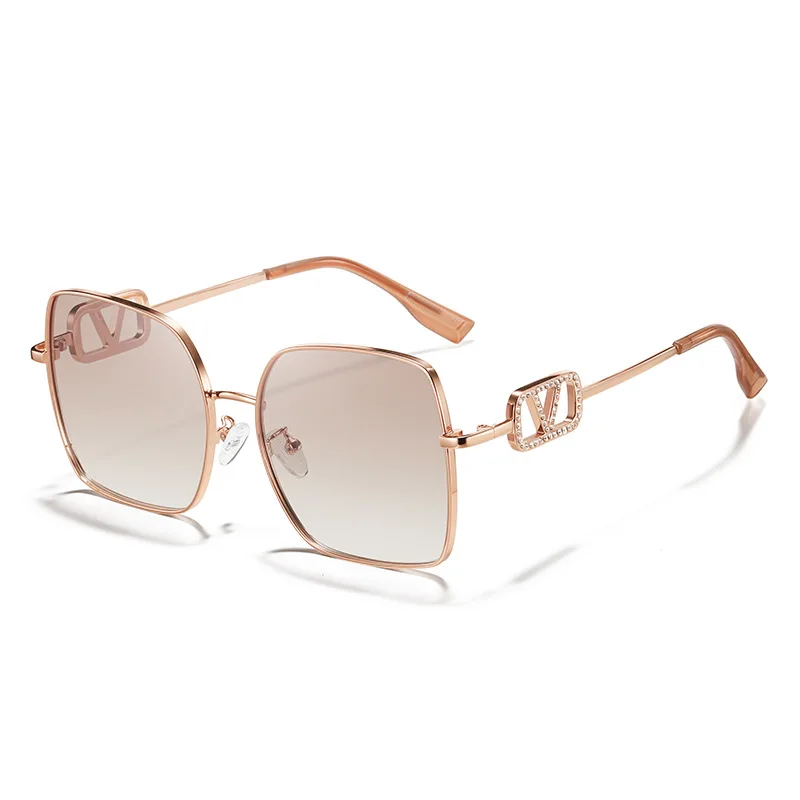 

2025 New Style Sunglasses with UV Protection and High End Fashion Metal Driving Polarized Sunglasses for Women Factory Wholesale