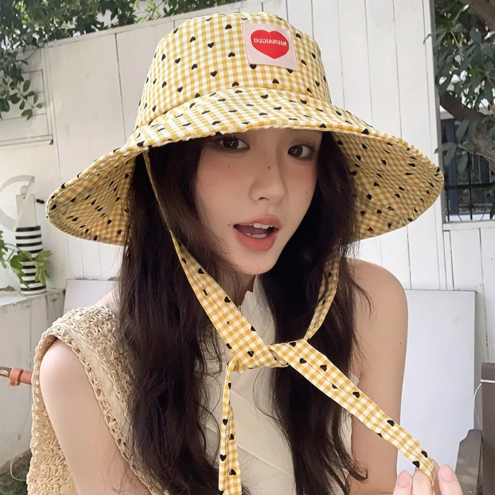 

Sun Protection Hiking Fisherman Hat Lace Up Big Brim Drawstring Sun Hat Visor Small Lattice Heart Printed Bucket Hat Fishing