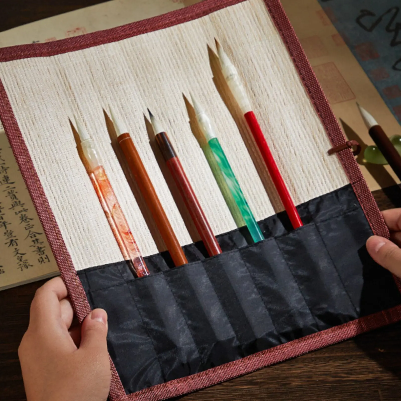 

Hand-Lettering Brush Roll Large Capacity Chinese Brush Storage Mat Portable Safeguarding for Calligraphers, Travel