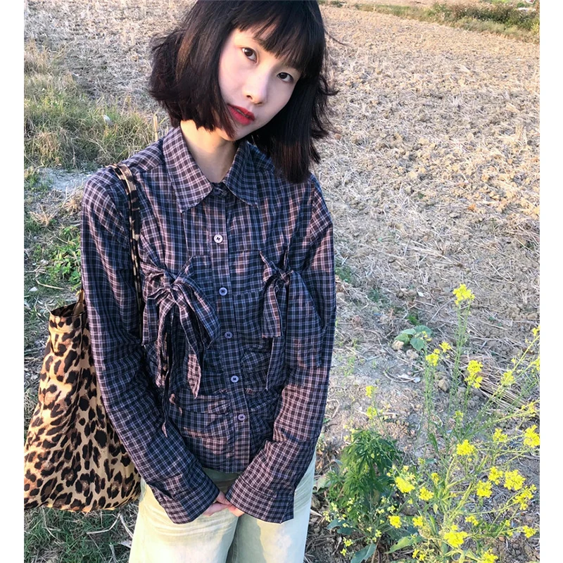 

Новые винтажные женские рубашки в клетку в японском стиле Харадзюку с бантом, блузки в уличном стиле, с длинным рукавом, на одной пуговице, повседневный дизайн, топы