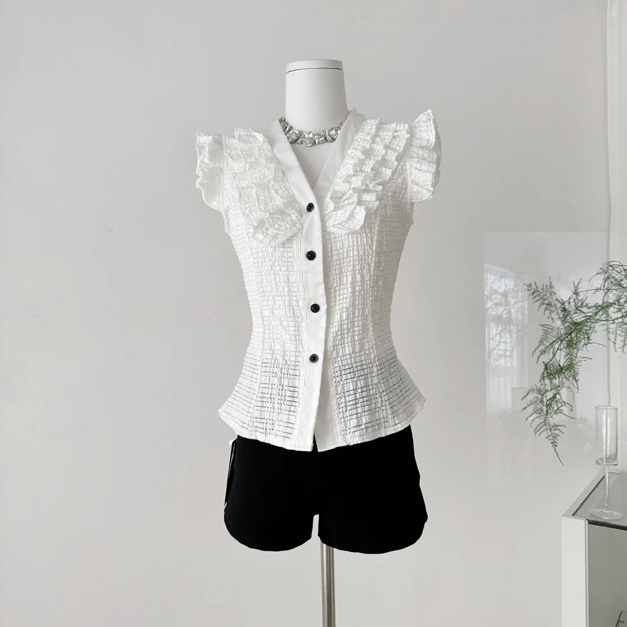 

White Women's Summer Thin Shirt Polo Collar Princess Sleeve Design Slim Fit Top Fashionable Casual Business Style Clothing