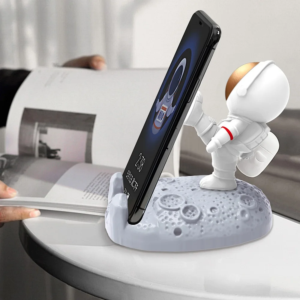 Resin Astronauts Mobile Phone Holder Universal Ornaments Stand Table Desktop For Phone Holder Office Cartoon Crafts Home Decor