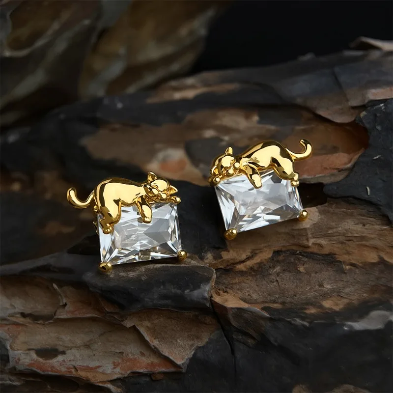 

2026 New Cat Square Sugar Zircon Earrings Women Light Luxury Niche Cute High-End Ear Jewelry Ear Pins & Clip-on Earrings