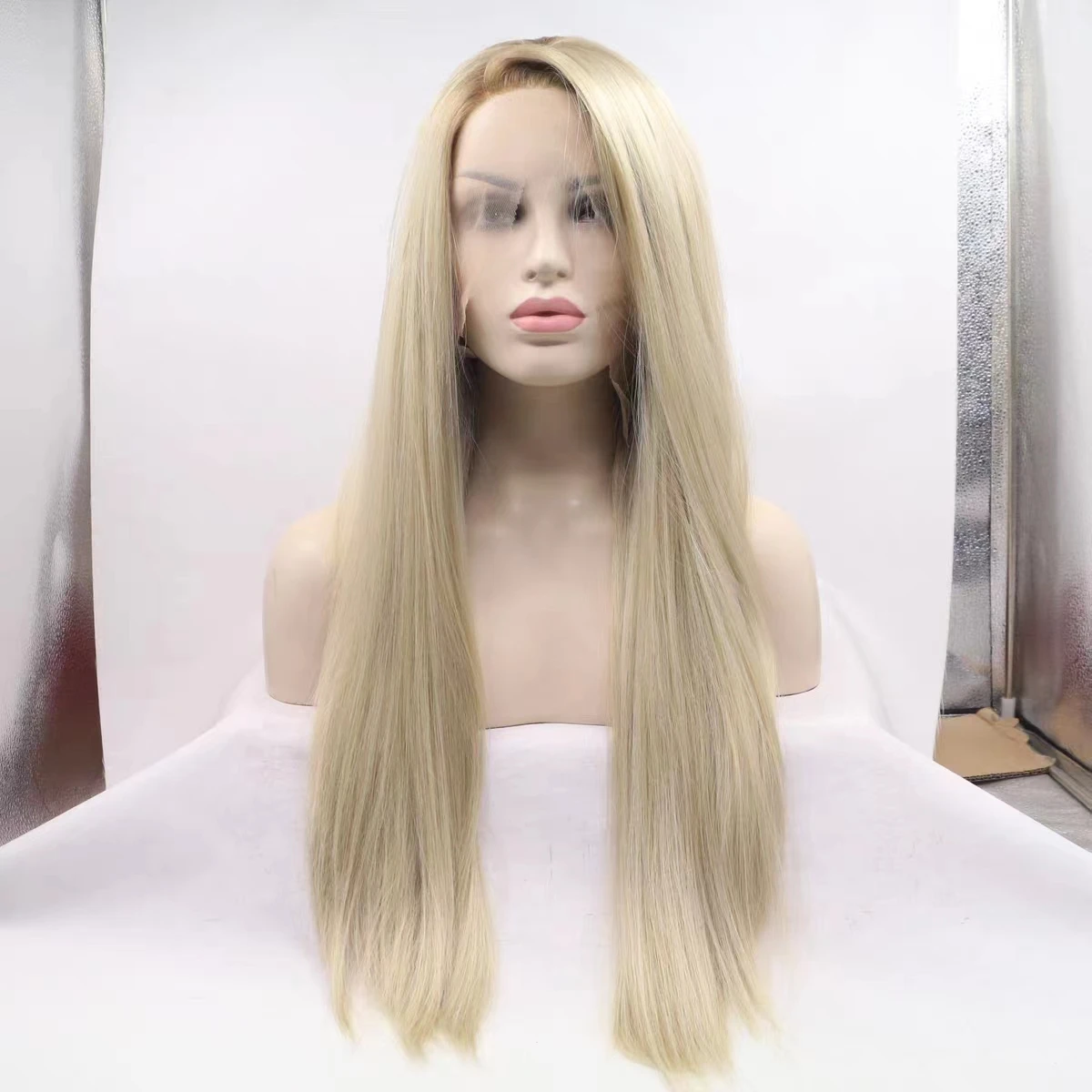 

Female Lace Front Wigs Fashion Straight Long Gold Hair Halloween Daily Use