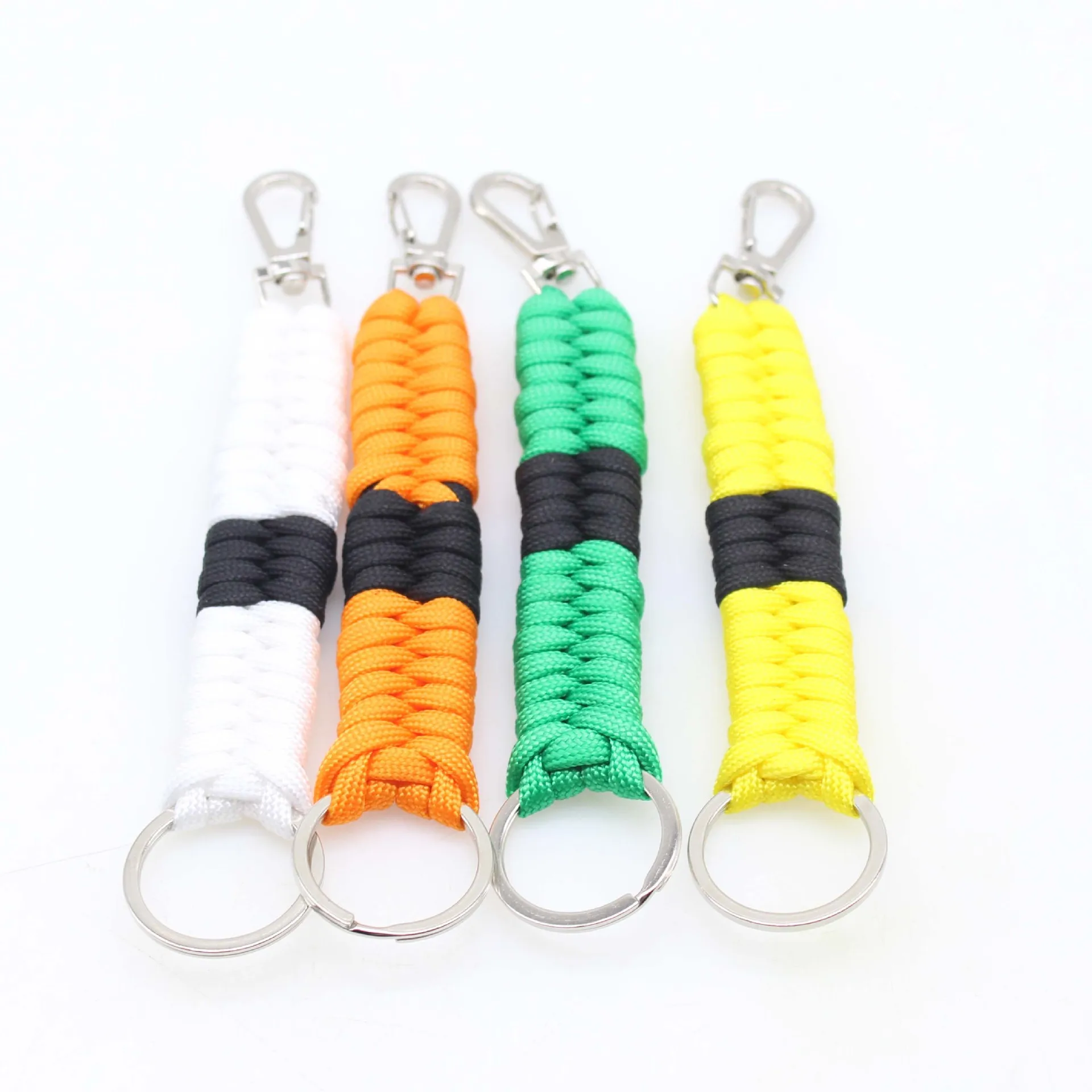 Paracord Keychain DIY Braided Outdoor Activities Portable Camping and Hiking New Fashionable Style Emergency Cord Keychain