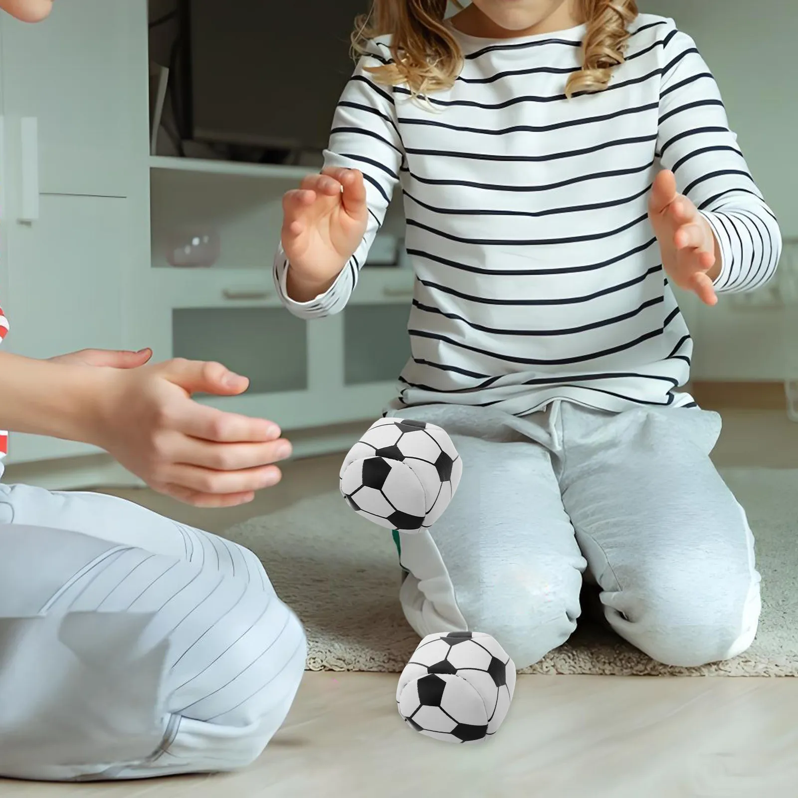 4Pcs Soccer Sandbag Game Hand Sewn Kids Outdoor Indoor Backyard Garden Tossing Catch and Play Toy Sandbag