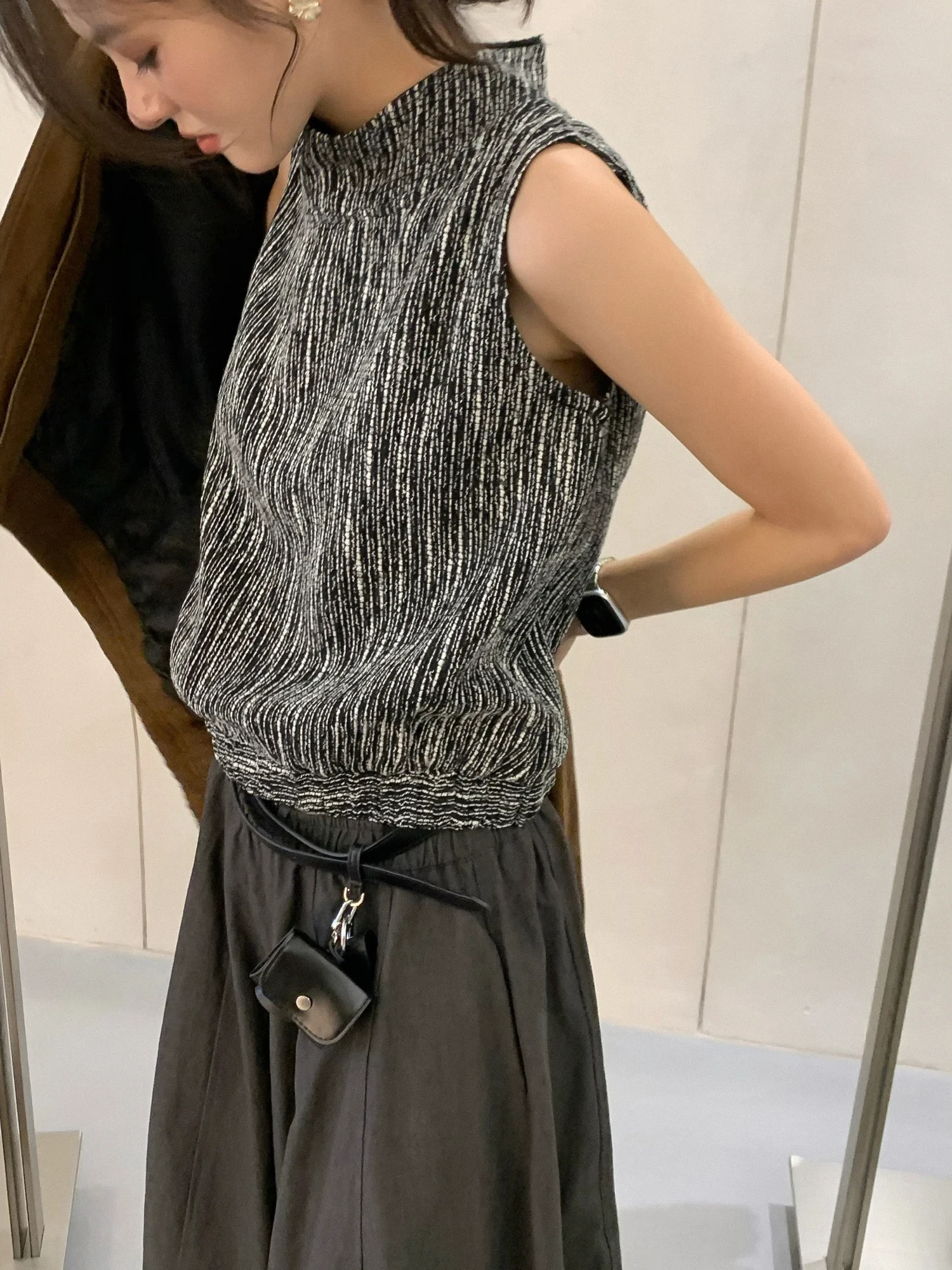 American Style High Collar White Shoulder Bared Wrap Chest Vest Women's Tight Backless Outerwear Chic Top Fall New Arrival