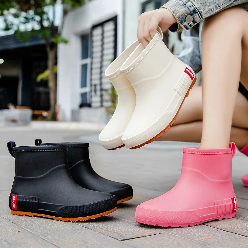 

Women's Rain Shoes Fashion Wear Short Boots Non-slip Waterproof Shoes Fleece-lined Solid Kitchen Rubber Shoes PVC Autumn Winter