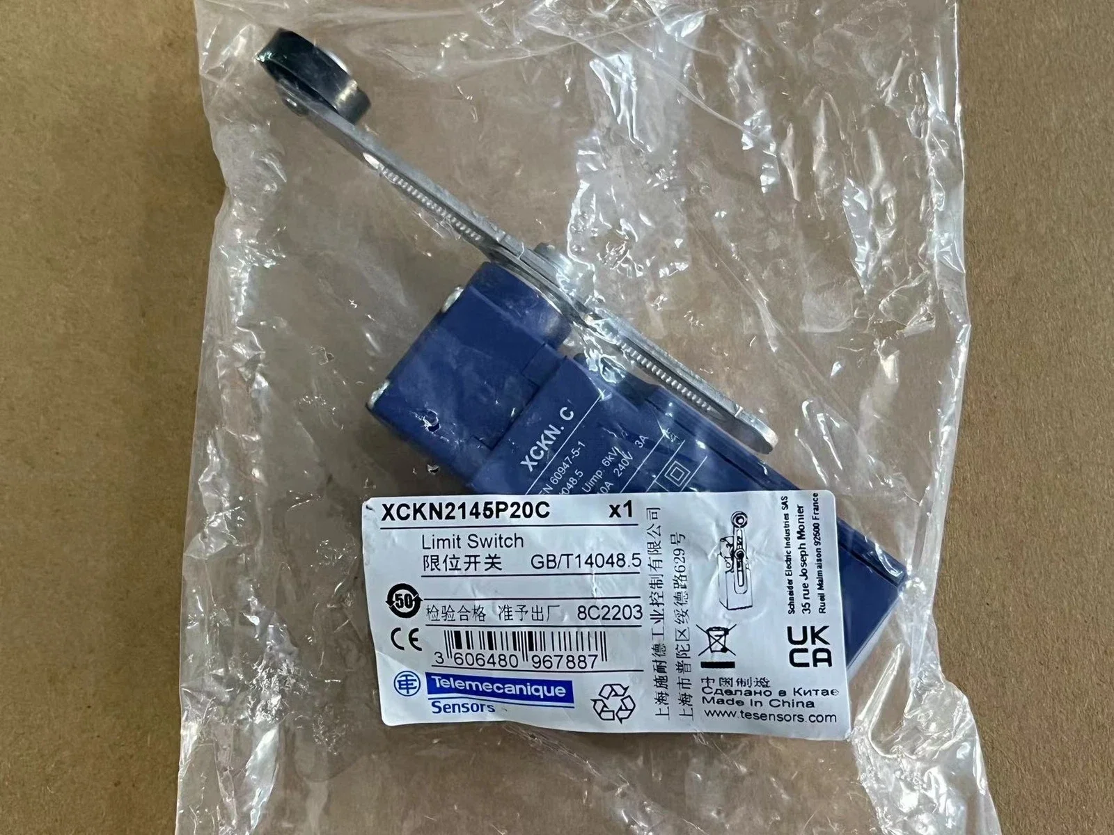 interruptor-de-deslocamento-xckn2145p20c-xc-standard-xckn-alavanca-de-rolete-de-plastico-termoplastico-de-comprimento-variavel-1nc-1-no-encaixe-m20